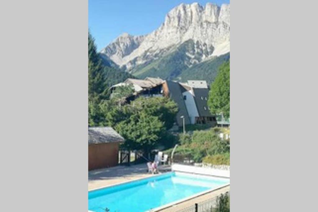 Petit Studio Mansarde 18 M2 Avec Navette Gratuit Aux Pistes De Ski Gresse-en-Vercors Buitenkant foto
